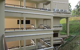 Paradise Lagoon Apartment